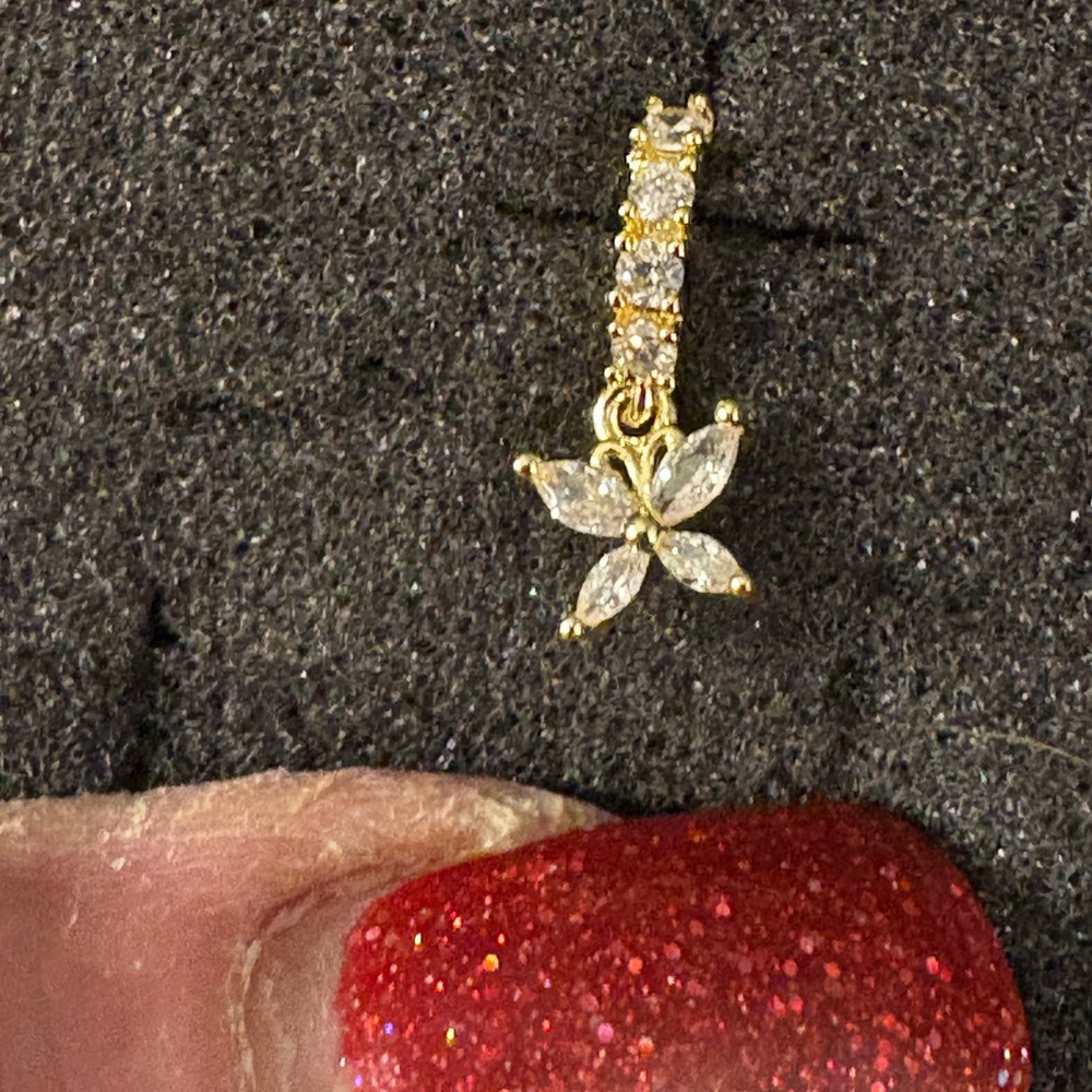 Nose Ring- 20 G Star Shape Zirconia Piercing Nose Ring, Cooper Alloy gold tone.